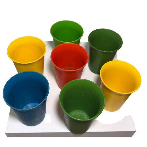 Tupperware Bell Tumbler Cups Sippy Cups Green Red Yellow Blue Set of 7 - Picture 1 of 8